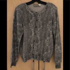Sweater- size L- cotton- snake skin printed